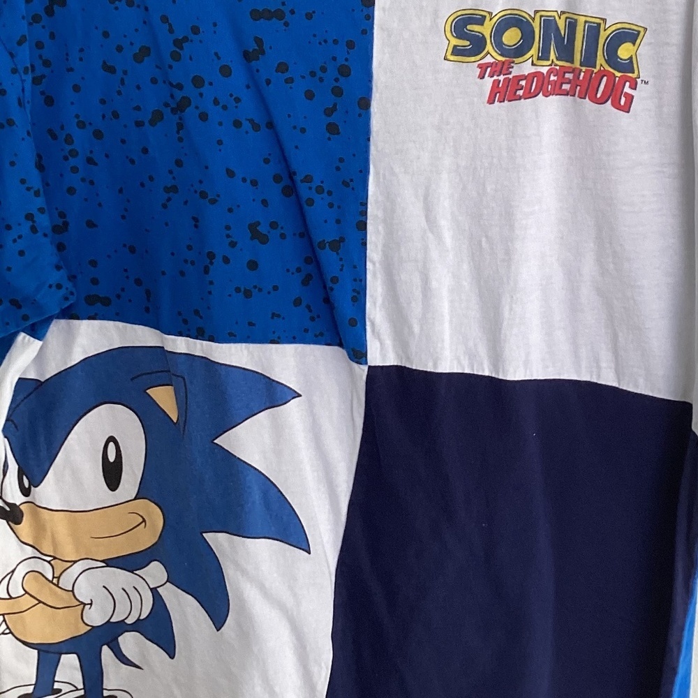 “Sonic the hedgehog” T-shirt